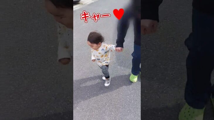 《1歳6ヶ月》お散歩　晴れてたけど風が強かった#日常#成長#子供#1歳児 #shortvideo#癒し#癒し#あかちゃんのいる生活#ショート#育児#short#shorts#赤ちゃん#親子#成長記録